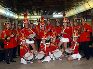 оркестр гусар и ансамбль барабанщиц