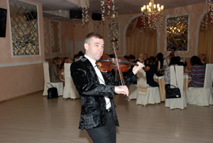 скрипач на праздник