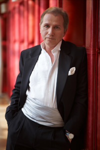 Ведущий, конферансье