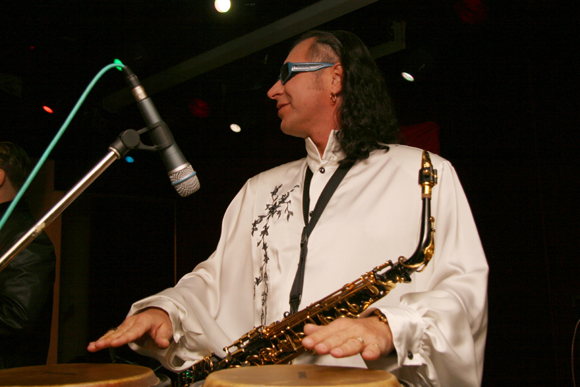 саксофонист Руслан Аитов саксофонист Руслан Аитов