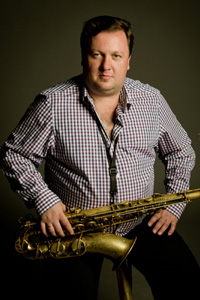 Саксофонист Александр Гуреев 