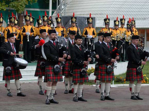 парад волынщиков парад волынщиков